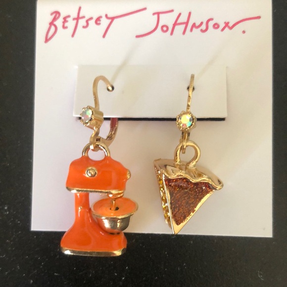 Betsey Johnson Mixer & Pumpkin Pie Slice Mismatch Drop Earrings Crystal NWT - Picture 2 of 11
